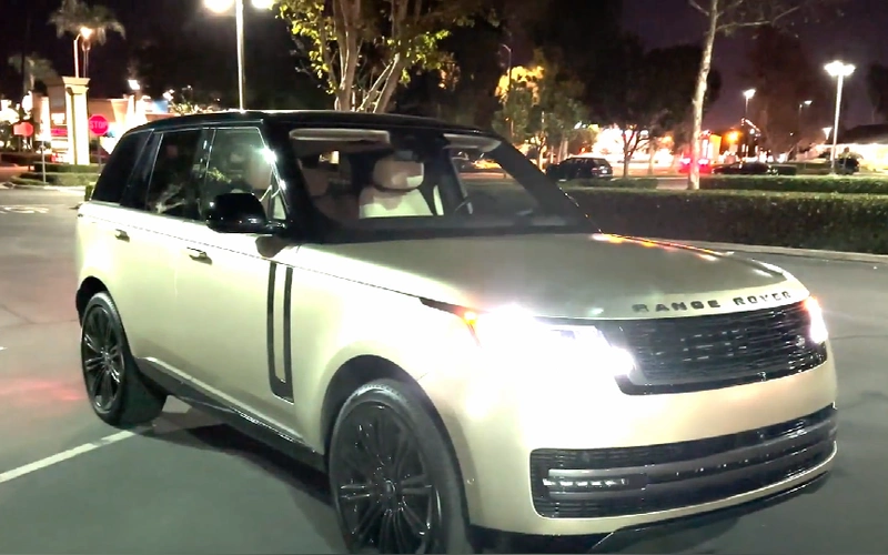 2022路虎揽胜 第一视角夜间试驾