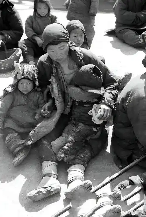 万恶的旧社会1942年河南大饥荒真实场面比电影里残酷10倍