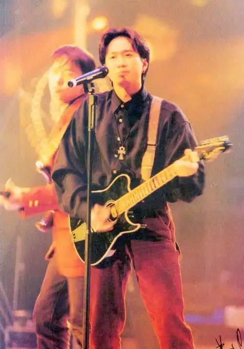 p>黄家驹(1962年6月10日—1993年6月30日),出生于中国香港,祖籍广东