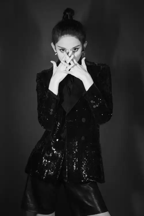 古力娜扎黑色西装魅力写真图片612