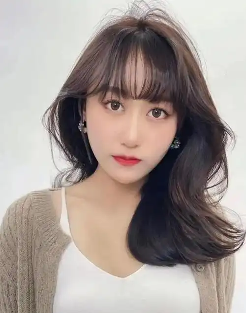 女生中长卷发造型图片大全 时尚减龄修颜一次get - 女士卷发 - 发型站