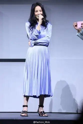 在记者会上,王菲透露此次演唱会将于12月30日举办,仅此一场,但并非是