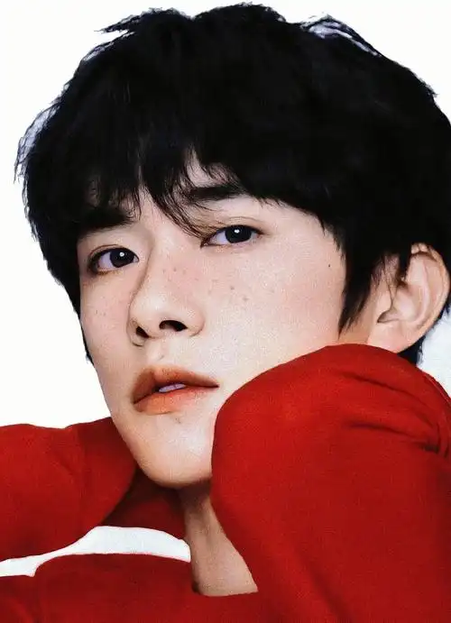 红色系#易烊千玺壁纸  #易烊千玺  #全世界最好的易烊千玺  #人间理想