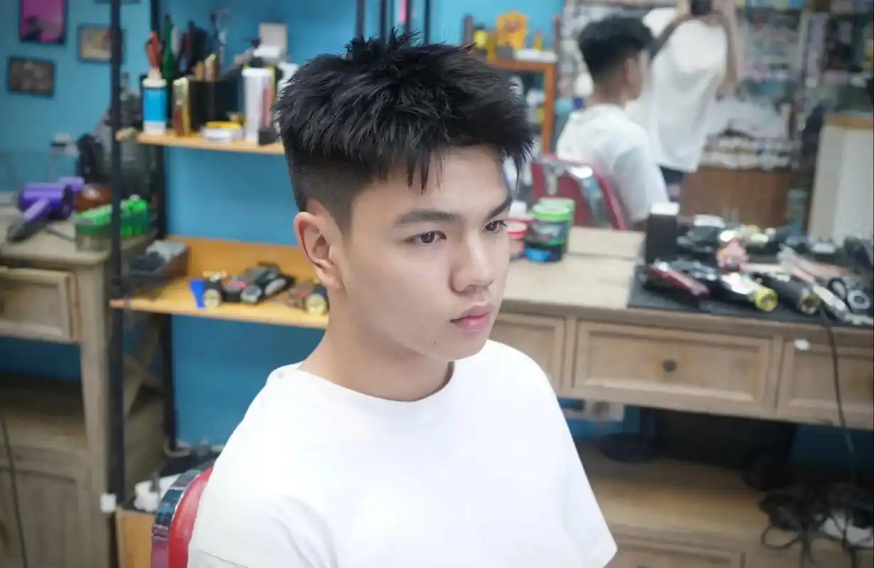 美式前刺.立体男士摩根烫,打理非常简单的男生烫发,平常自己洗 - 抖音