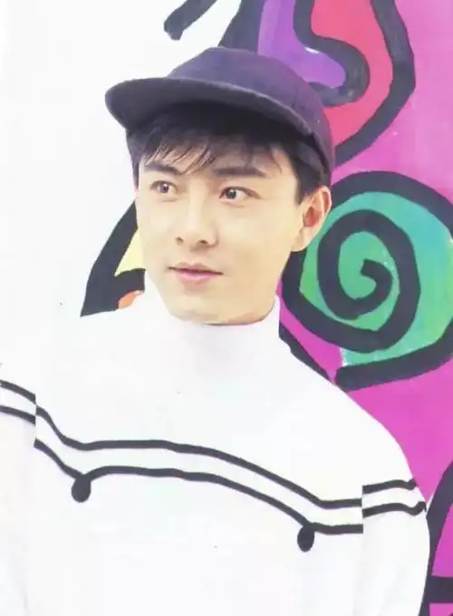 20岁的张卫健,这些照片你一半都没见过