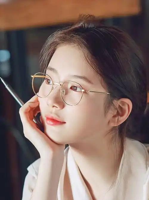 小红书秀智同款防蓝光抗辐射近视眼镜女百搭显瘦圆脸护目眼镜框潮