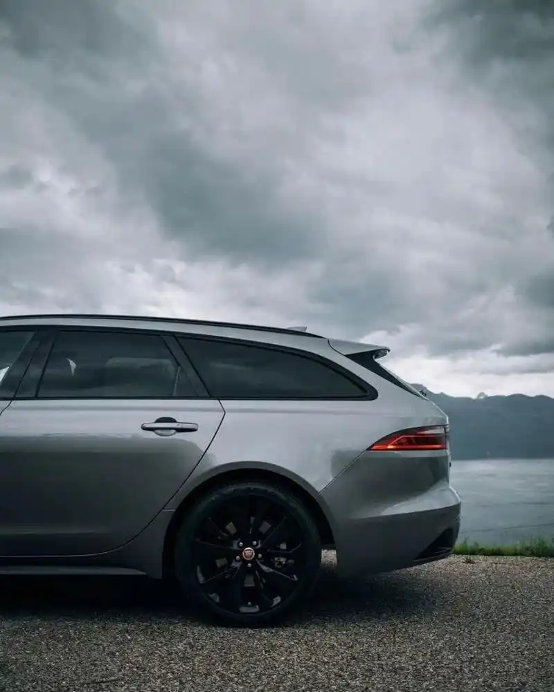 旅行车新新选项 jaguar xf sportbrake jaguar xf sportbrake 是一款