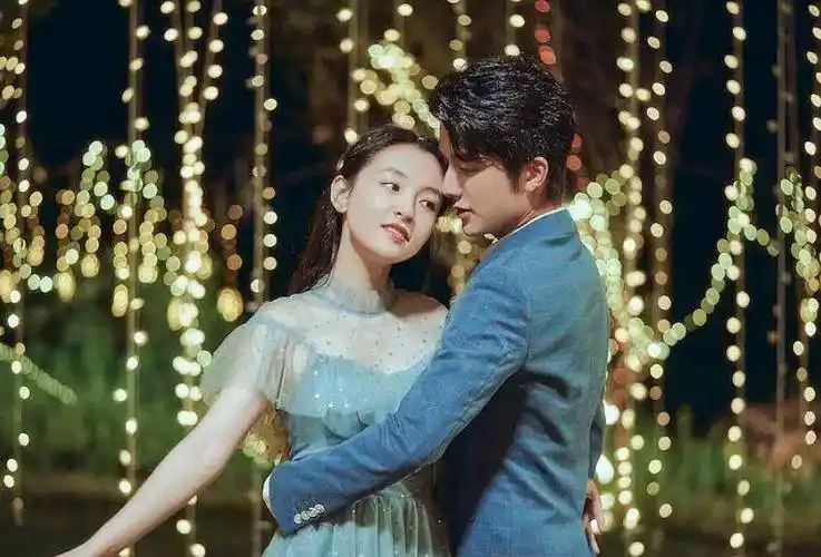 毕竟当初在上映之后,直接就成为了爆款,而且张新成和吴倩这两人也爆火