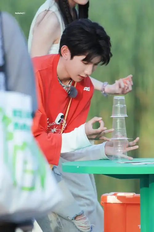 王源城市捉迷藏##王源cos摄影师