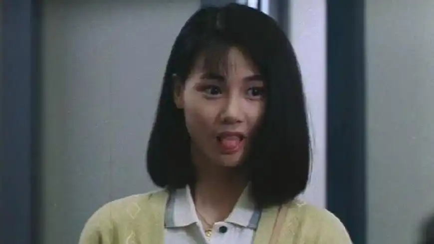 她是《驱魔警察》里的清纯少女,18岁嫁曾志伟,颜值不输曾宝仪!