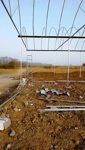 温室大棚现场施工 玻璃温室建设