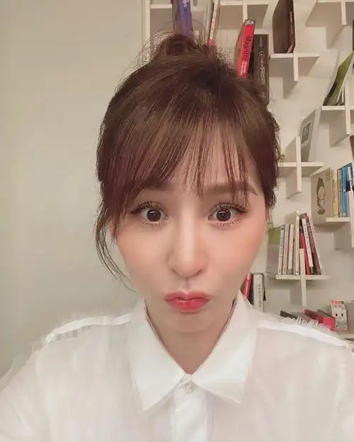 王心凌变身顶级睫毛大师,这技术可以炒掉化妆师了