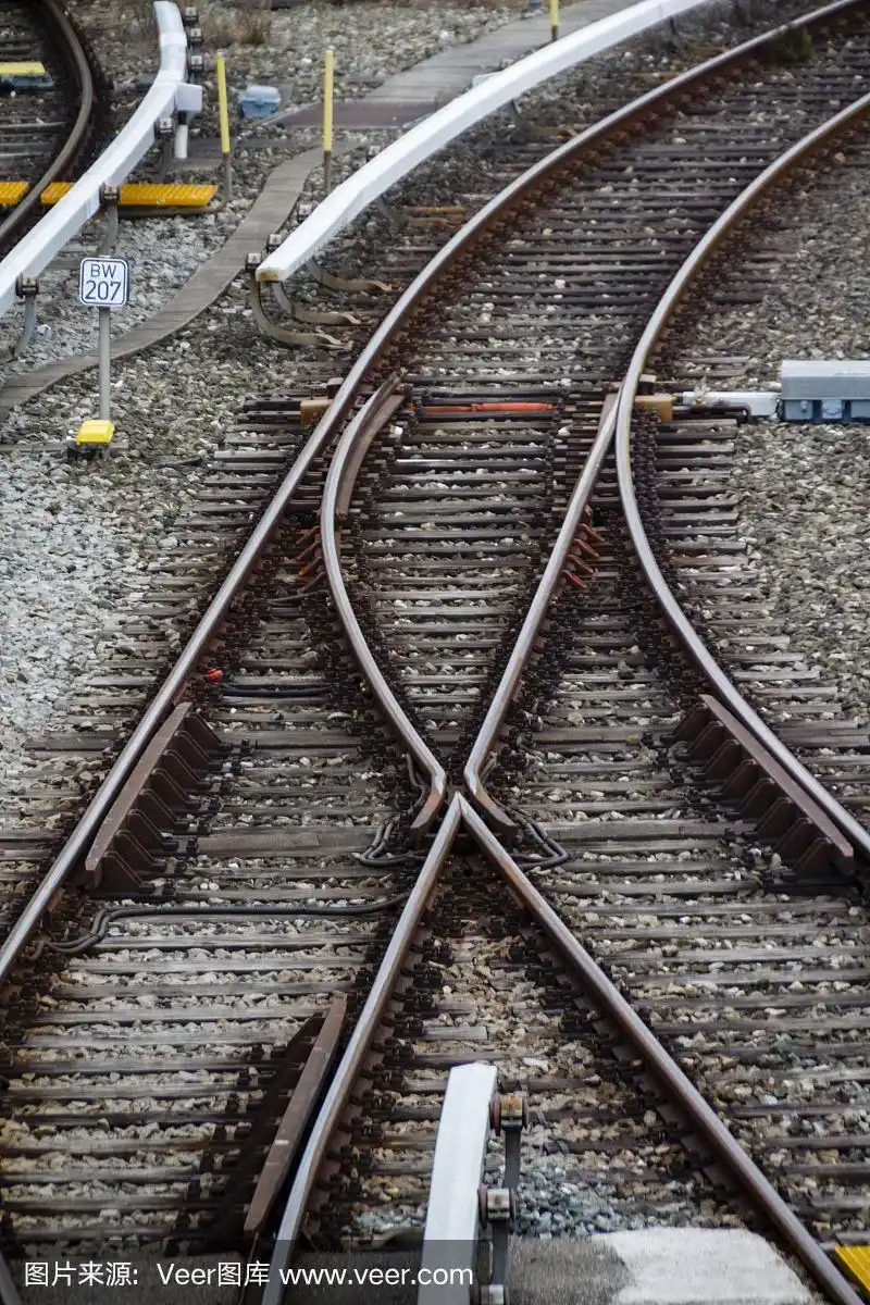 2015年,慕尼黑弗罗特曼的铁路轨道和转弯处