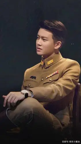 《秋蝉》"叶冲"任嘉伦美图欣赏,穿上军阀装的他真是霸气侧漏!