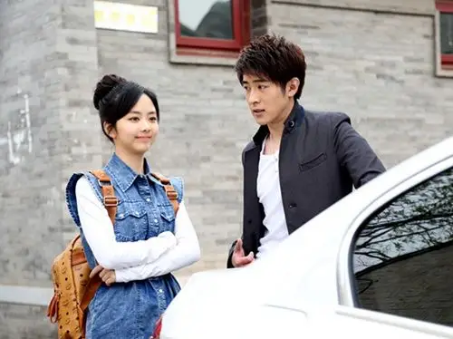 孙老倔热播谭松韵不恋海归暖男恋黑人