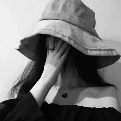 头像女黑白高冷侧脸图片 清晰真人气质头像 - qq女生头像 - 520个性网