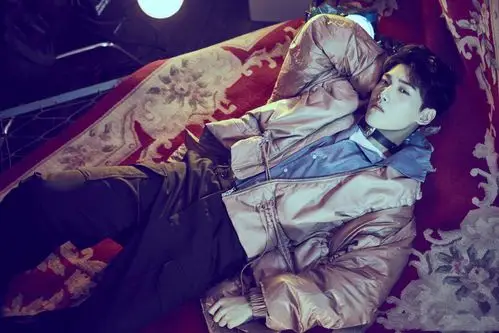 邢昭林嘻哈风潮流写真图片 帅气十足[7/8]_明星_美桌网