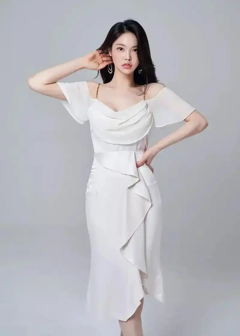 朴瑾允——她的皮肤白皙透亮,像琼雪.