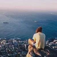 海边头像男生个性头像 海边看海的个性男生头像大图_微信头像图片大全