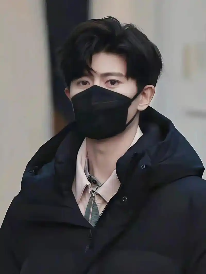 这个发型好帅#任嘉伦allen #分享我的宝藏男孩 #口罩下 - 抖音