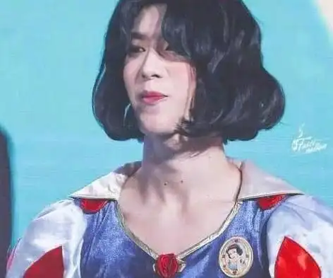 大家从这张图片当中就可以看的出来,这是蔡徐坤,而大家对于他的了解