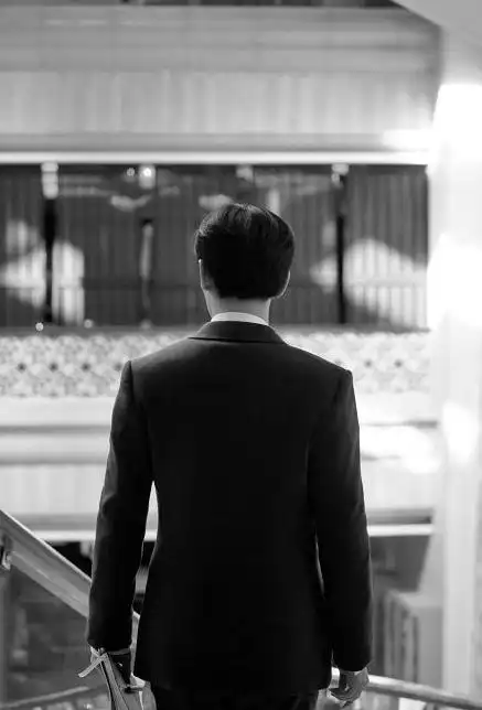 [杨洋][分享]181125 一组杨洋背影等你感受 你要的安全感这里有!