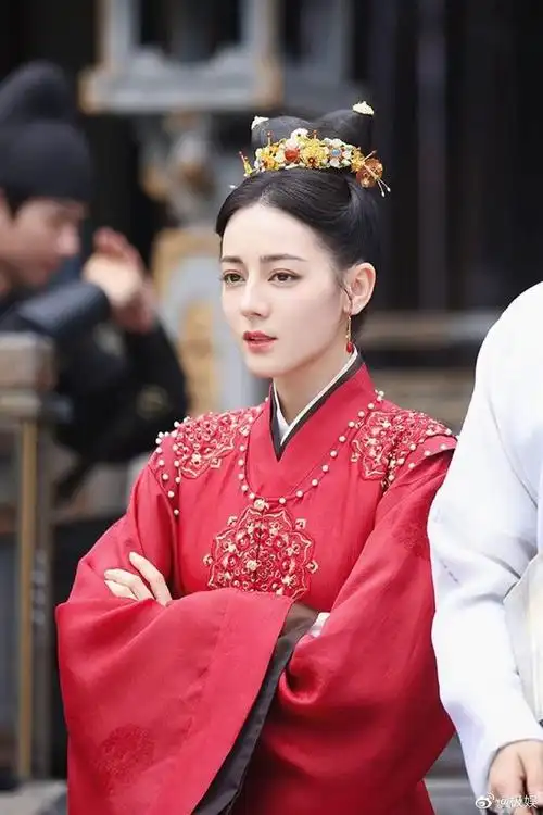 安乐传迪丽热巴##迪丽热巴#《安乐传》中,古装造型的迪丽热巴真是可