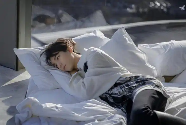 分享一组王俊凯壁纸787878