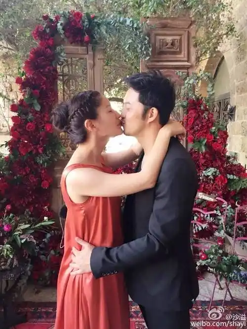 胡可:嫁了个不正经老公,却被三个男人宠上天!