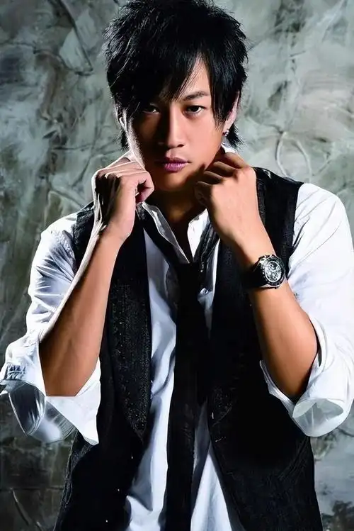 回顾林姵希嫁绯闻不断的何润东相伴15年至今无子她值得吗