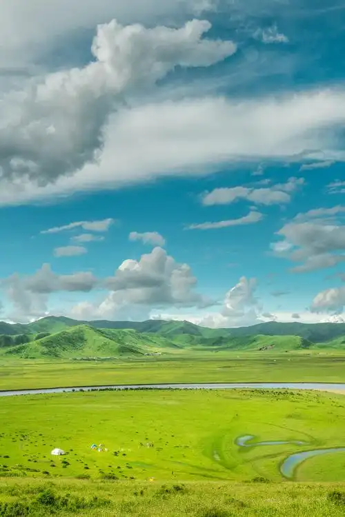 四川阿坝红原大草原月亮湾自然风光