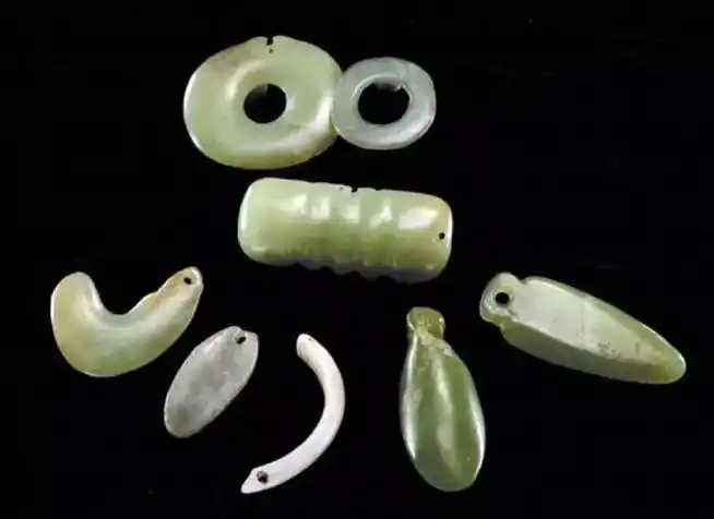 科尔沁哈民忙哈出土的史前玉石器.#和田玉 #玉文化 #高古玉 - 抖音