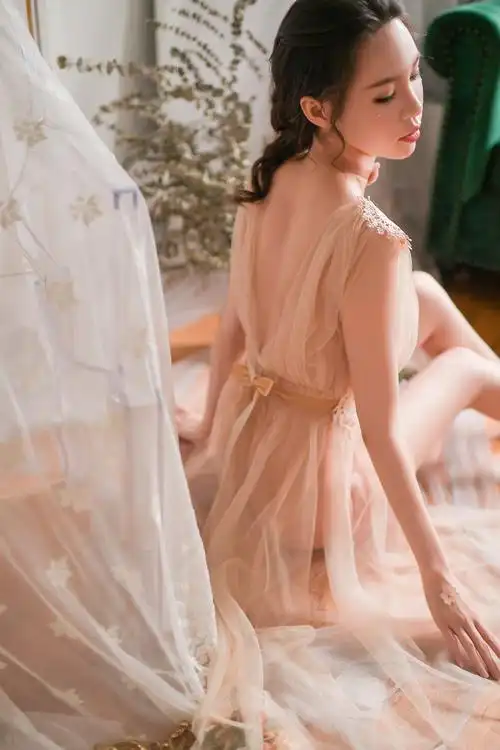 新款情趣内衣性感睡衣女透明骚蕾丝全透薄纱成人火辣睡裙长款