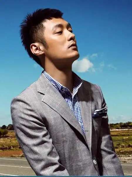 余文乐最新男人味短发发型