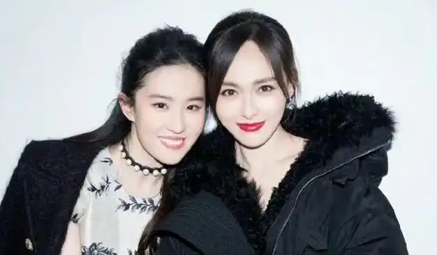 赵丽颖完虐杨幂两人共同出演酱园弄