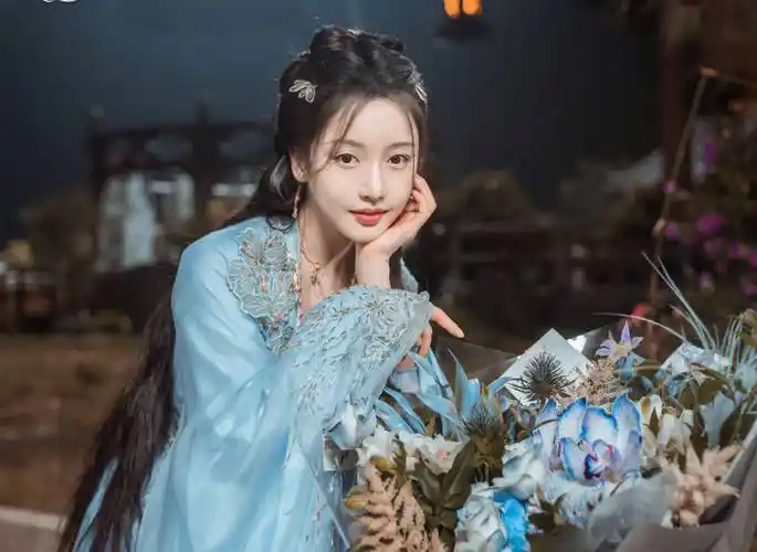 了,这部剧是由 侯明昊,何与,胡连馨领衔主演,夏之光,姜贞羽特别出演