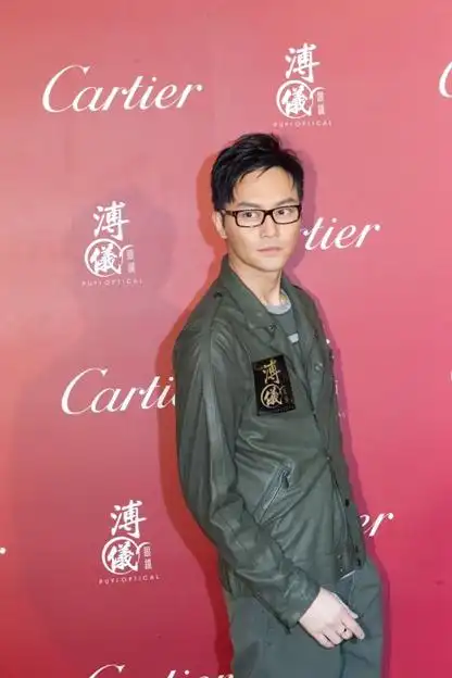 眼镜97造型也不错06先上我喜欢的,典型的,"一看张智霖就很贵"的