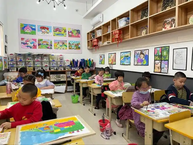 家枫书画院少儿美术班课堂动态