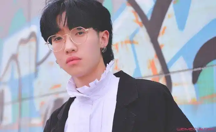 明日之子邓典个人资料 黑马逆袭简历惊呆众人实力圈粉