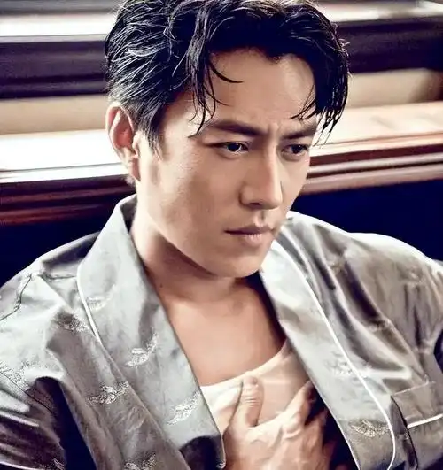 突发!47岁靳东官宣"新身份",全网恭喜,吴越没有看走眼