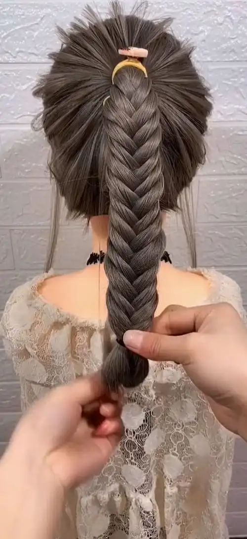 教你扎鱼骨辫高马尾,简单又好看,看起来非常不错!