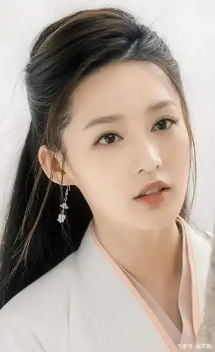 白衣古装:《庆余年》李沁