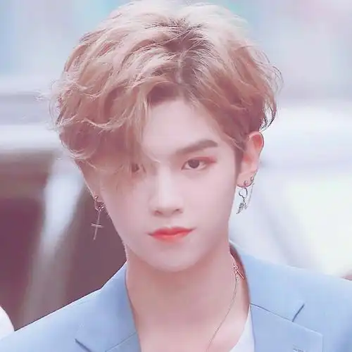 黄明昊/二传标注dt林安夏