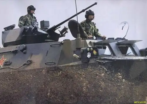 斯里兰卡公开展示中国92式步兵战车