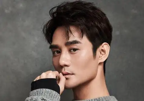 脸型微胖的男生适合什么发型,年轻国字男生脸适合梳偏分短发_女生