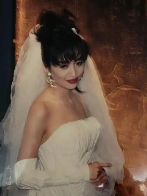 香港的女儿  #怀念梅艳芳  #sq267  #梅艷芳  #anita  #婚纱  #必藏