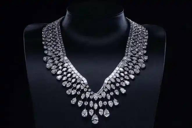 有史以来世界上最昂贵的15条钻石项链关之琳展示向太有一条