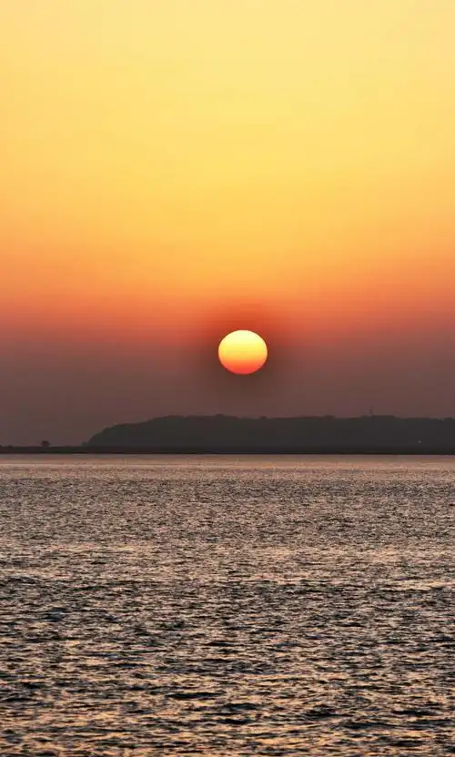 海上落日黄昏迷人景色1600x1200分辨率下载,海上落日黄昏迷人景色,图