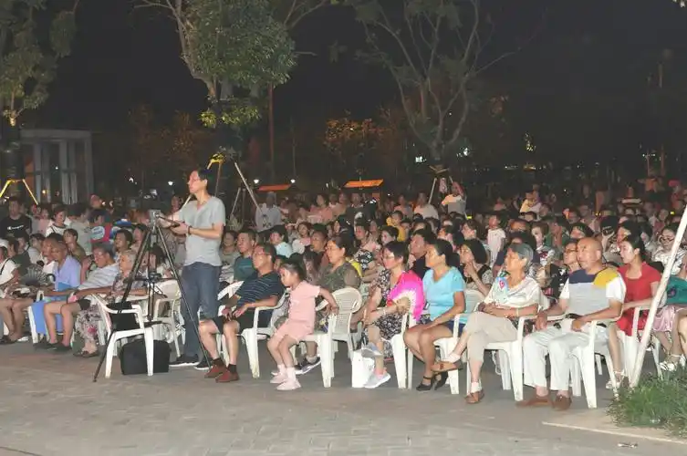 "同唱祖国好·幸福舞起来"百姓文化大舞台走进市民广场专场演出