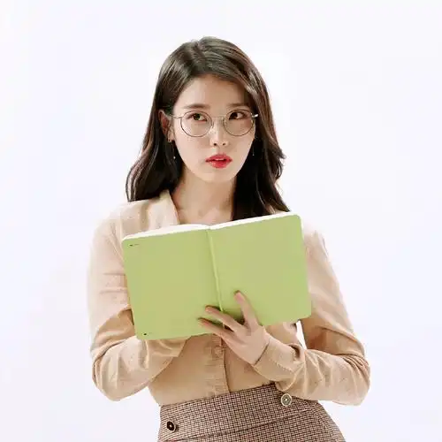 iu超话#iu李知恩全能艺人#onlyu美图- 210910 iu 饭制美图眼镜u【cr